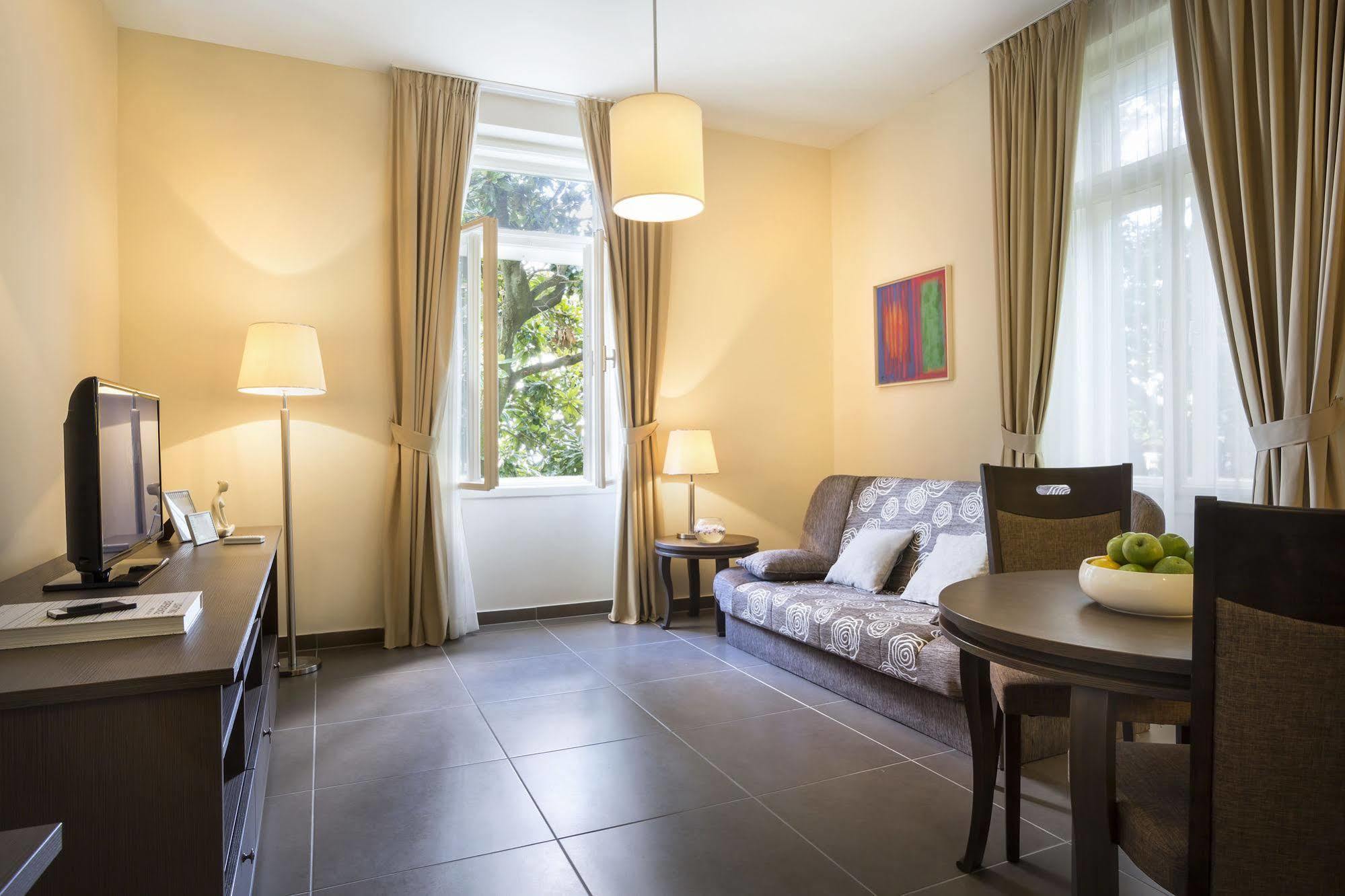 Remisens Villa Elsa Lovran Bagian luar foto